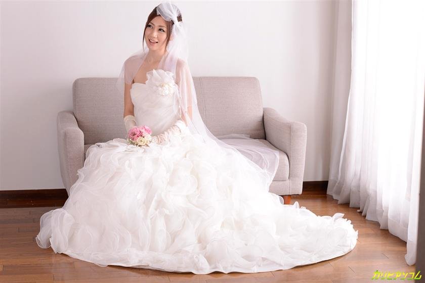 Cover 3 The Bride Runs Away: Can Not Forget Your Voice and Face 31 Photos