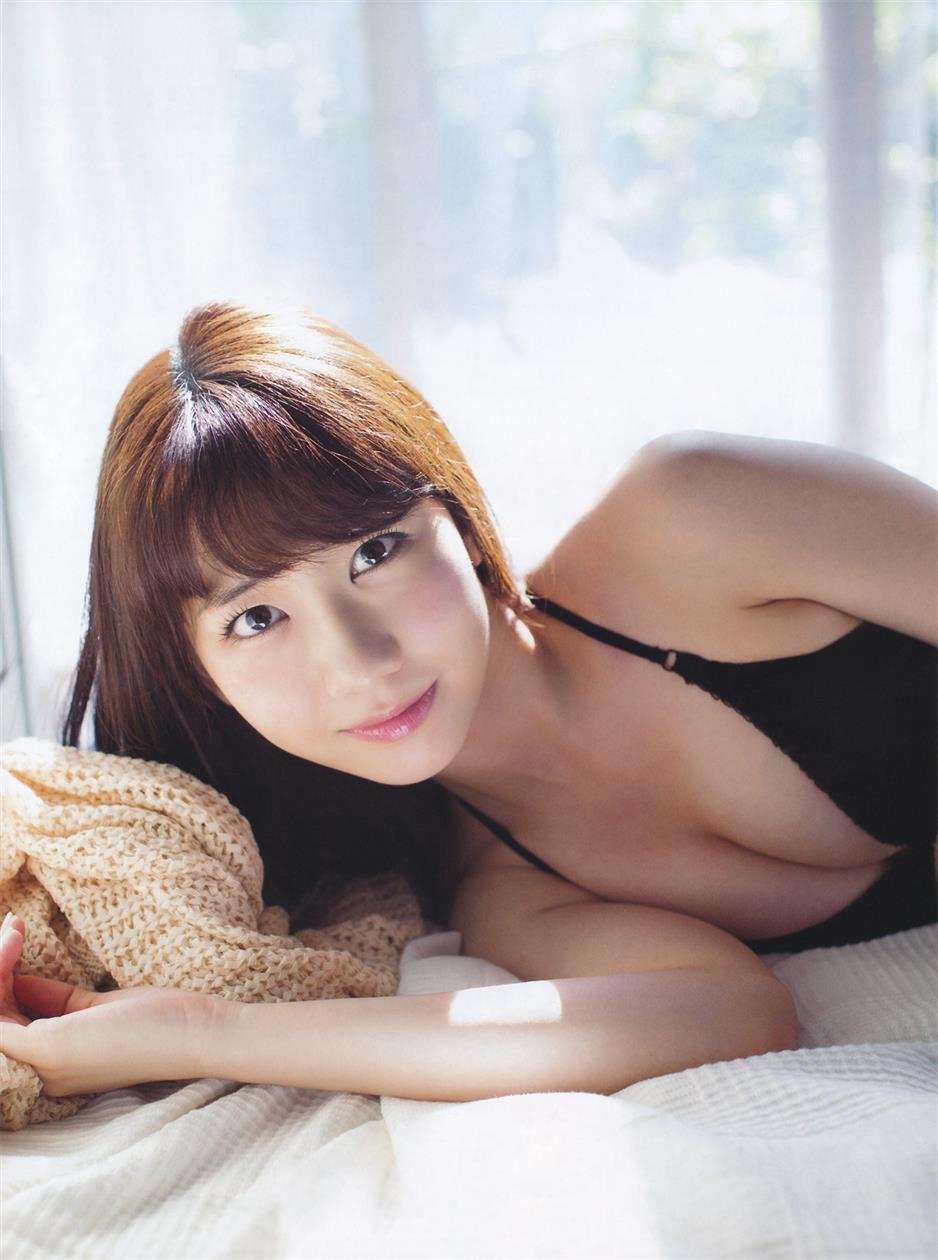 2014.07.25 Yuki Kashiwagi 柏木由紀 - FRIDAY - 6 Photos